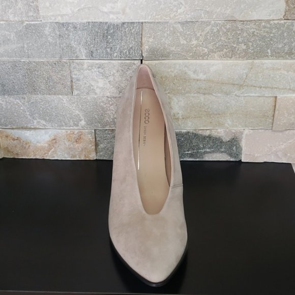 Ecco Women's Cream Heels - Picture 10 of 11